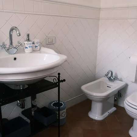 L'alcova Tra Gli Ulivi By Portofinovacanze Bed and Breakfast 4*